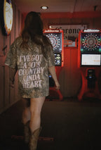 90s country kinda heart camo tee