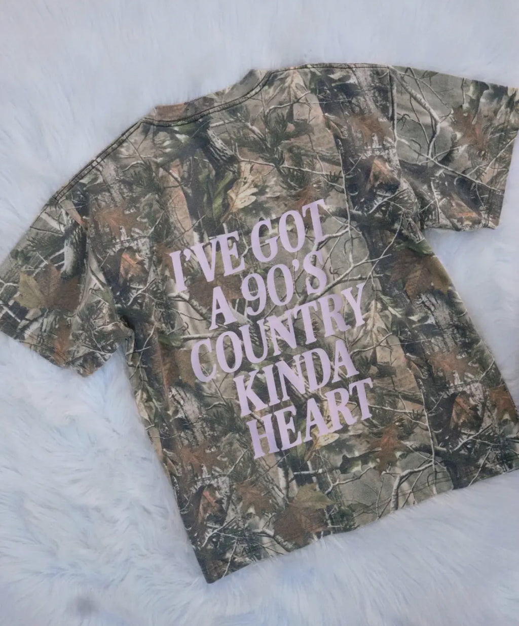 90s country kinda heart camo tee