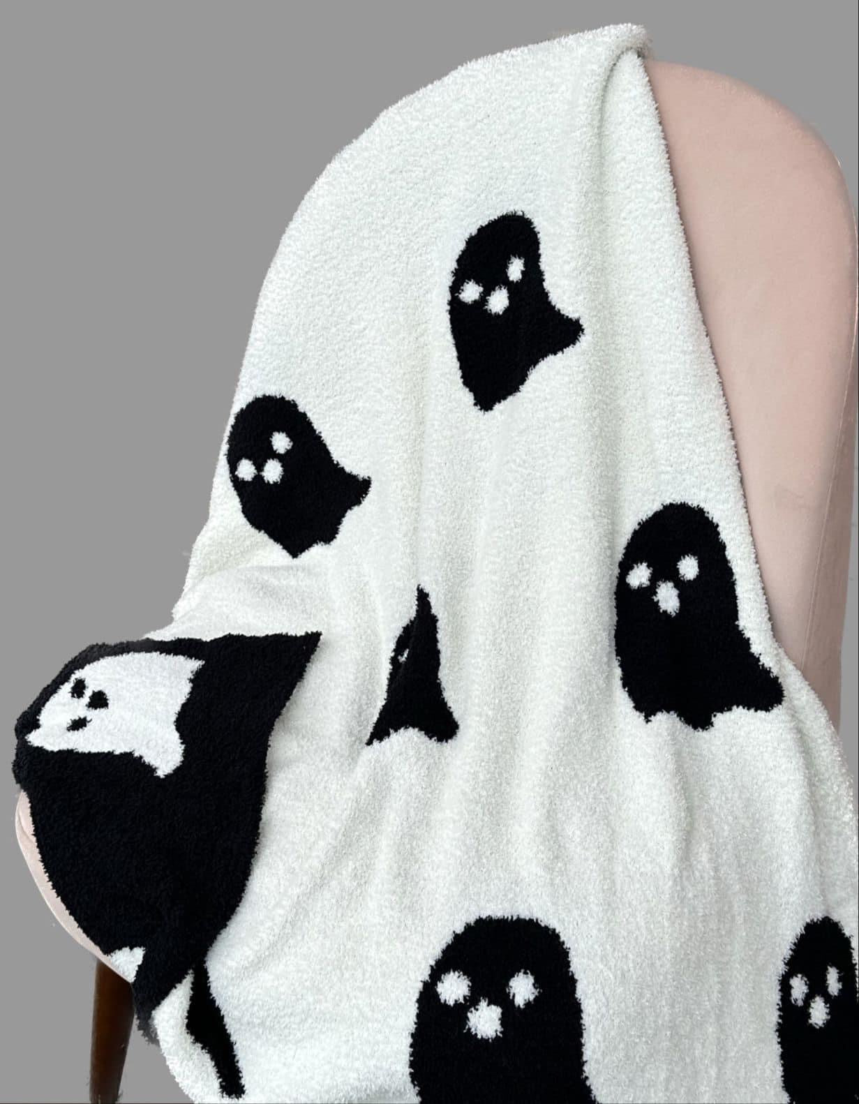 Black ghost blanket