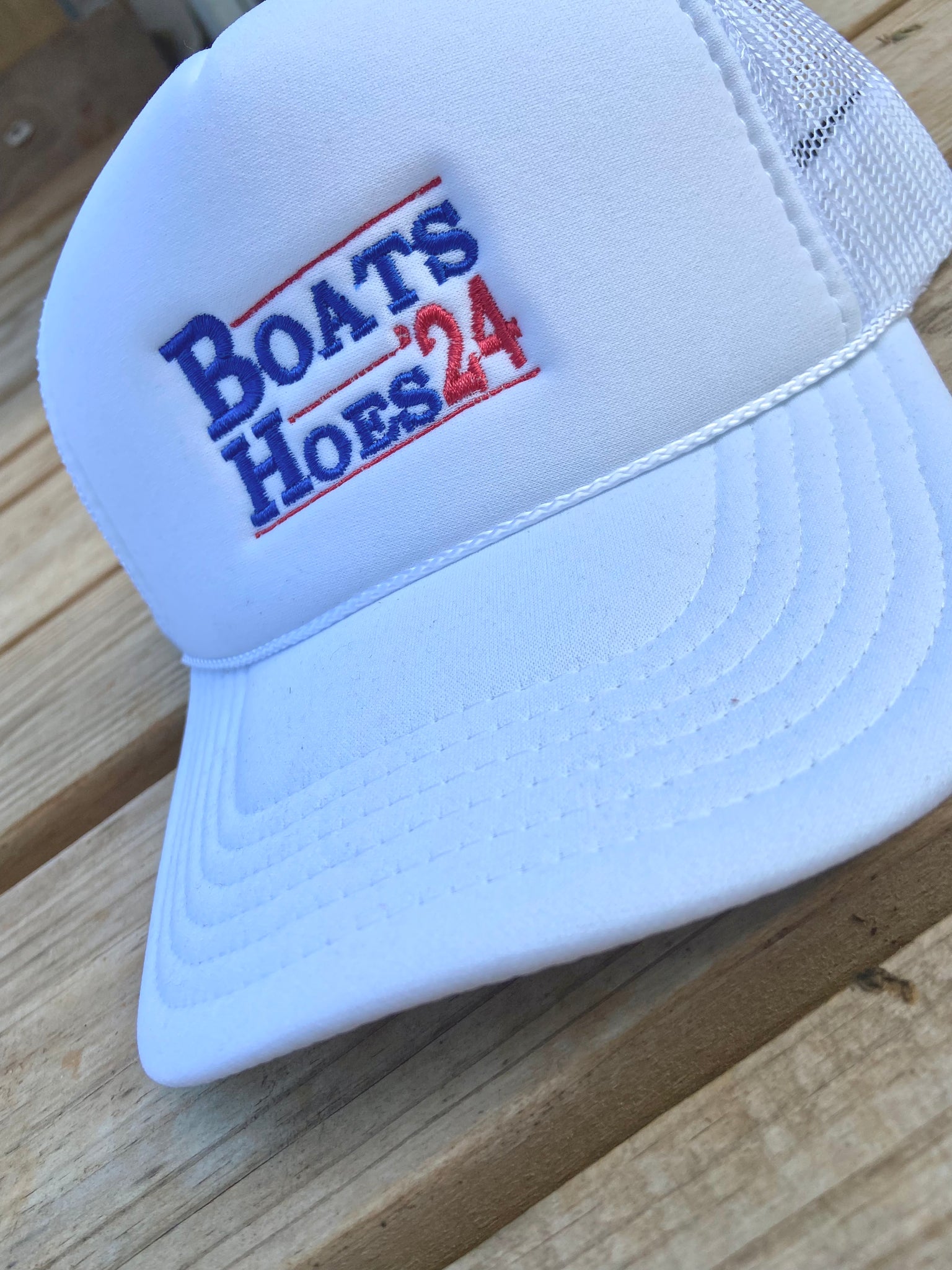 Boats hoes '24 white embroidered trucker hat – Gunpowder and Lace Boutique  Nac