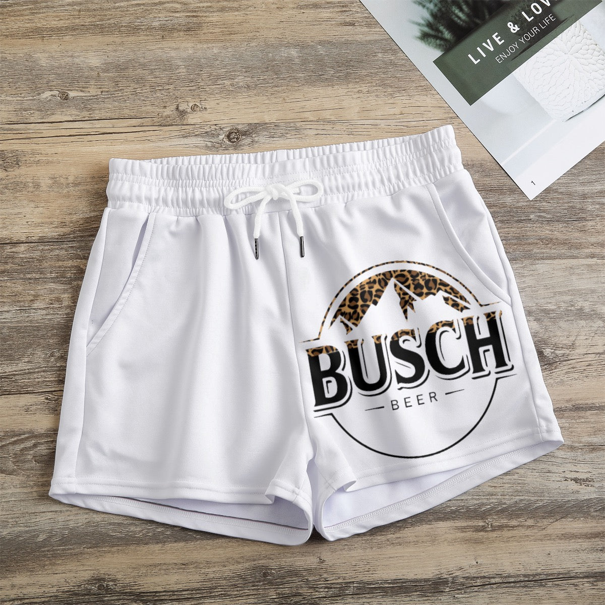 Leopard mountain beer Women's Casual Shorts